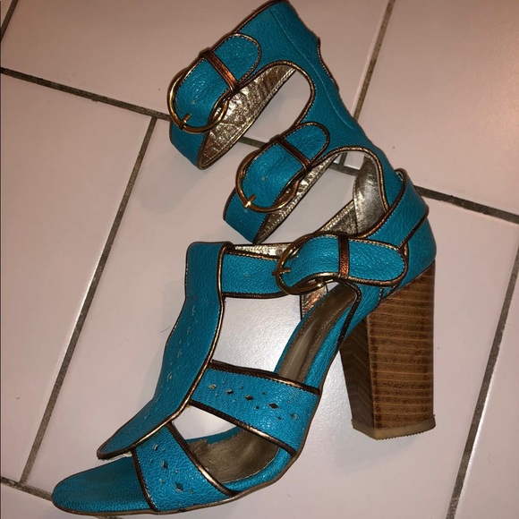 Designer heeled sandals - Picture 3 of 3